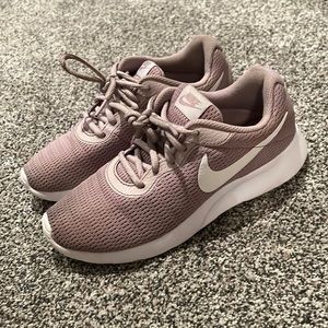 Nike Women’s Tanjun Shoes